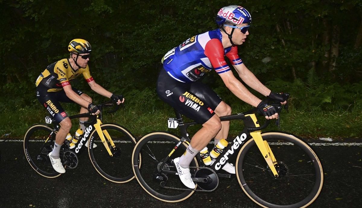 Wout van Aert (Jumbo Visma) selló su triunfo en la general del Tour de Gran Bretaña