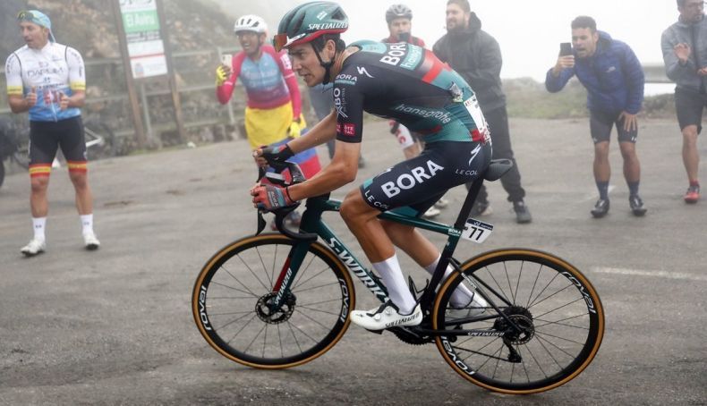 cian uijtdebroecks confirmo su talento durante la pasada vuelta a espana 2 790x454 cian uijtdebroecks confirmo su talento durante la pasada vuelta a espana 2 790x454